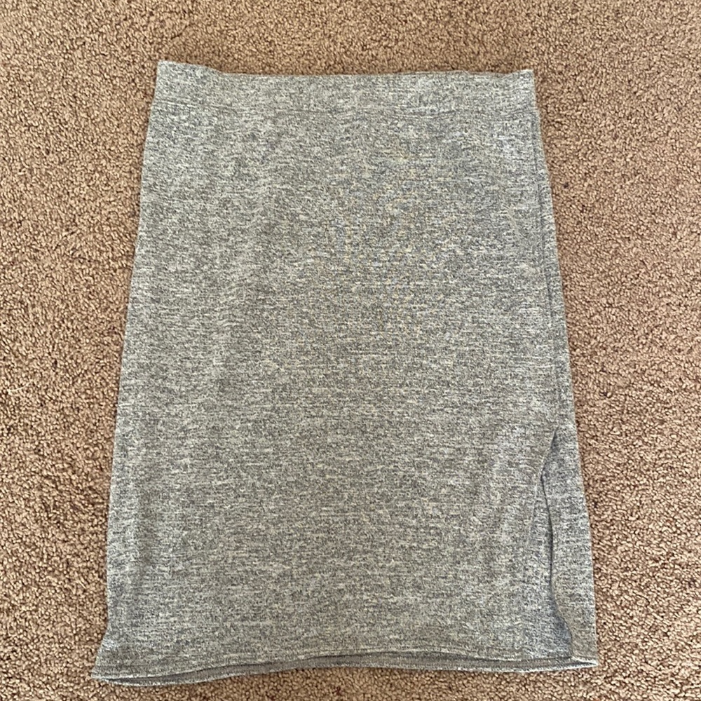 Gap skirt size small very soft!